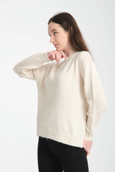 YÜN KAZAK EKRU RENK ÖNÜ NAKIŞ İŞLEMELİ - Resim 2