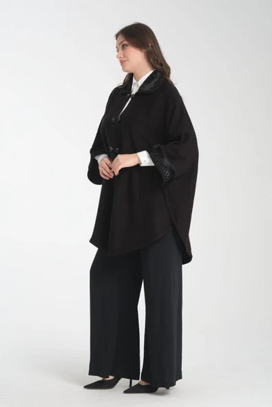 PANÇO SİYAH RENK KOL VE YAKADA KÜRK DETAYLAR - Resim 2