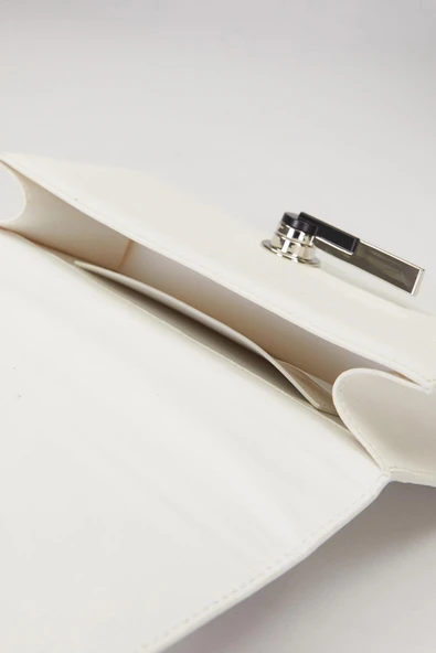 Levidor Beyaz Çevirmeli Kilitli Çok Amaçlı Omuz Çantası - Resim 5