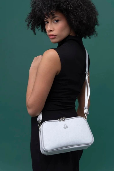 Benetton Beyaz Kadın Monogram Eskitme Çapraz Çanta BNT 1277 - Resim 3