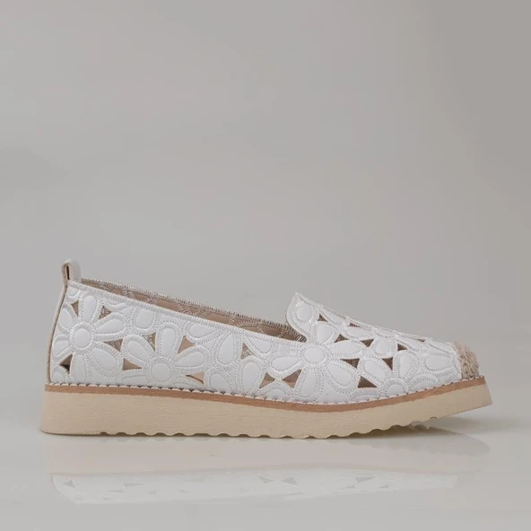 Trend Adımlar Beyaz Hasır Burunlu Kadın Delikli Yazlık Babet - Resim 2