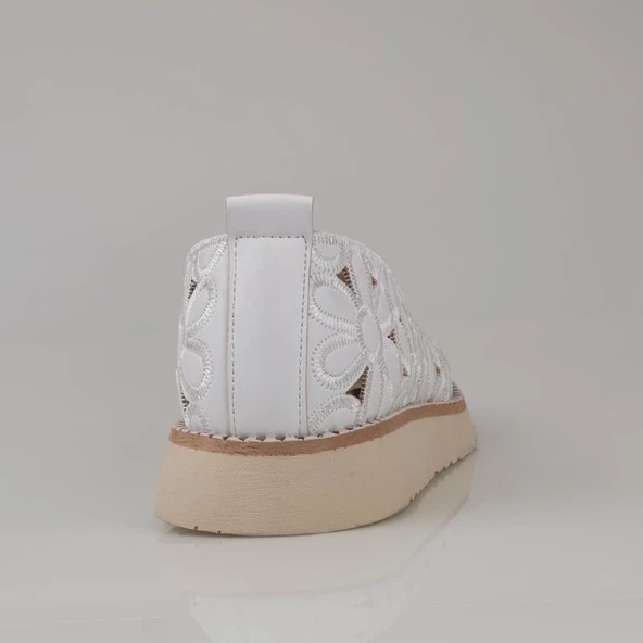 Trend Adımlar Beyaz Hasır Burunlu Kadın Delikli Yazlık Babet - Resim 4