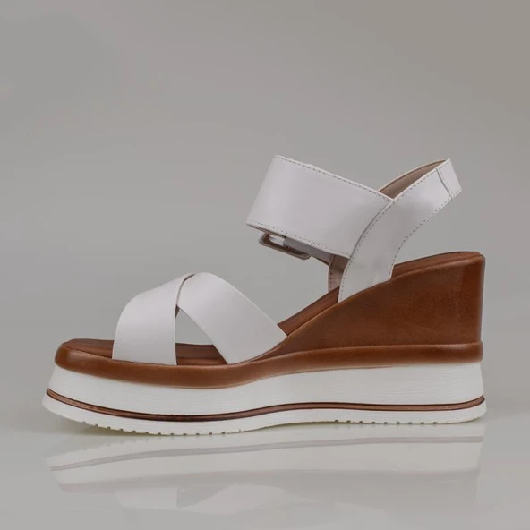 Trend Adımlar Beyaz Dolgu Topuk Kemerli Kadın Sandalet - Resim 3