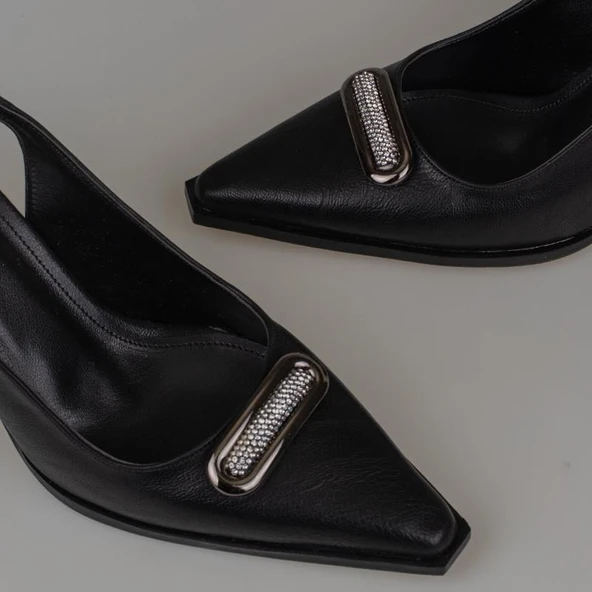 Trend Adımlar Siyah Deri Önden Taş İşlemeli Sivri Klasik Ayakkabı - Resim 5