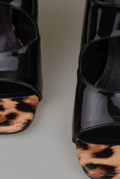 Trend Adımlar Siyah Leoparlı Rugan Kemerli Kadın Topuklu Terlik - 4