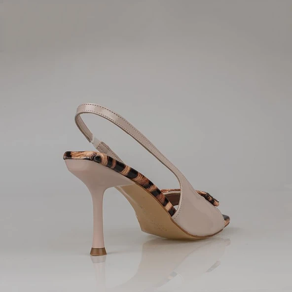 Trend Adımlar Krem Rugan Burnu Açık Leopar Taşlı Klasik Ayakkabı - Resim 4