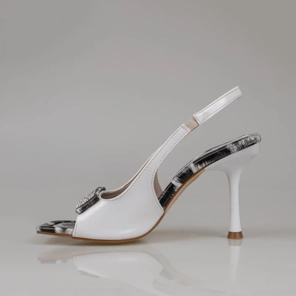 Trend Adımlar Beyaz Rugan Burnu Açık Leopar Taşlı Klasik Ayakkabı - Resim 3