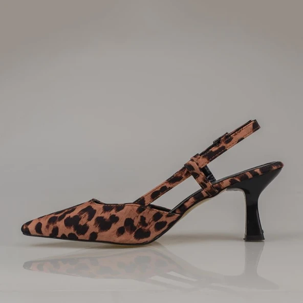 Trend Adımlar Taba Arkası Açık Leopar Desenli Kadın Klasik Ayakkabı - Resim 3