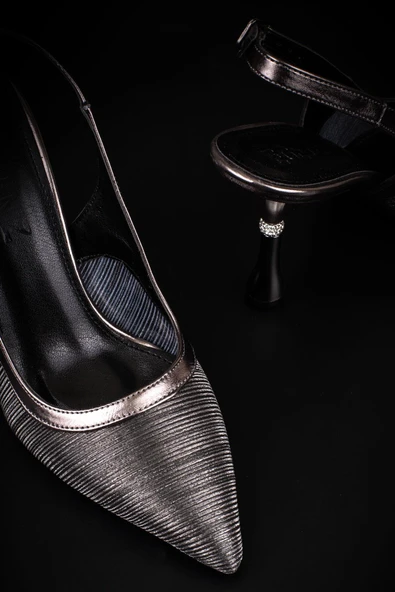 Trend Adımlar Platin Kadın Şeffaf Simli Klasik Topuklu Ayakkabı - Resim 6