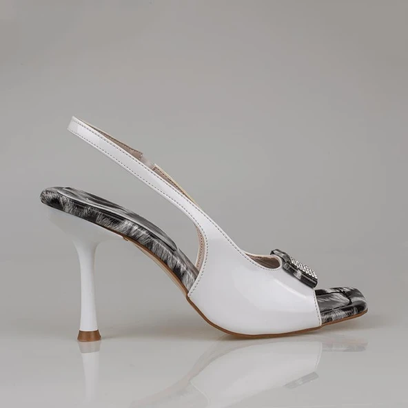 Trend Adımlar Beyaz Rugan Burnu Açık Leopar Taşlı Klasik Ayakkabı - Resim 2