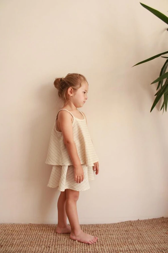 Haki Çizgili Volanlı Kız Askılı ve Şort Takım ürün görseli