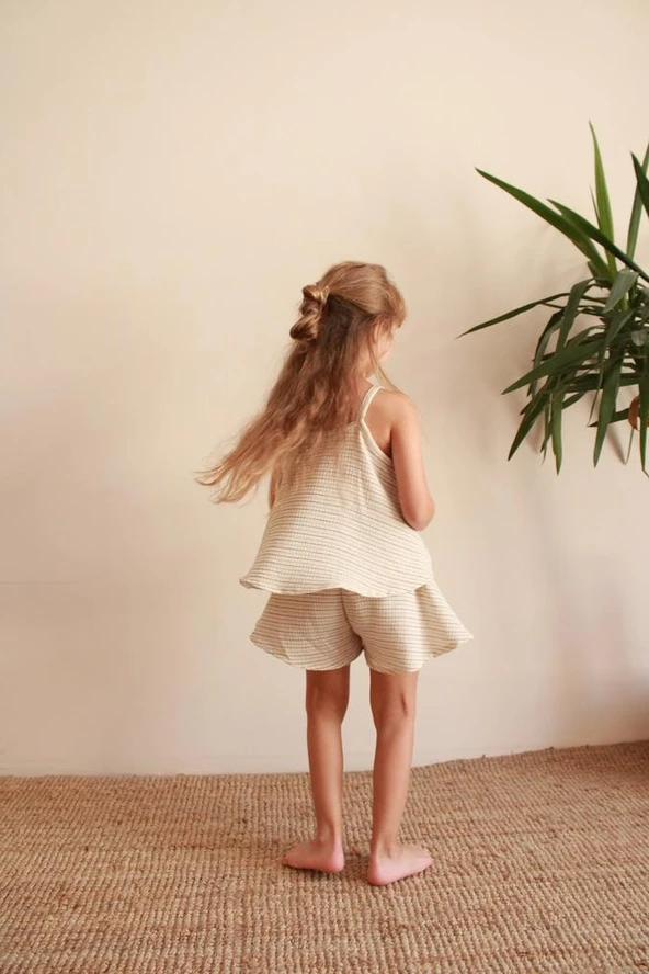 Siyah Çizgili Volanlı Kız Askılı ve Şort Takım - Resim 5