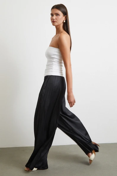 Beli Lastikli Geniş Paça Büzgülü Pantolon Siyah ürün görseli