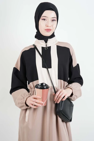 Tesettür Elbise Yarım Fermuarlı Çift Renkli Double Krep Elbise Bej - 4