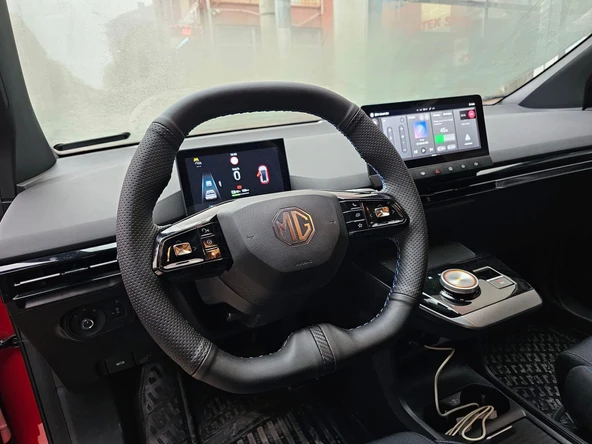 MG Araca Özgü Dikmeli Direksiyon Kılıfı ürün görseli