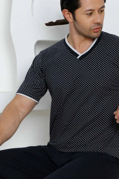 Erkek Desenli V Yaka Düğmesiz %100 Pamuk Kısa Kol Cepli Pijama Takımı