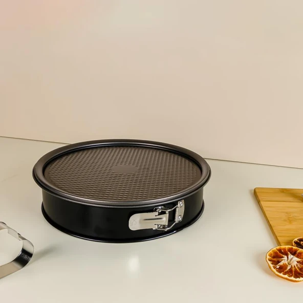 GUARDINI KELEPÇELİ KEK KALIBI 28 CM SİYAH - Resim 2