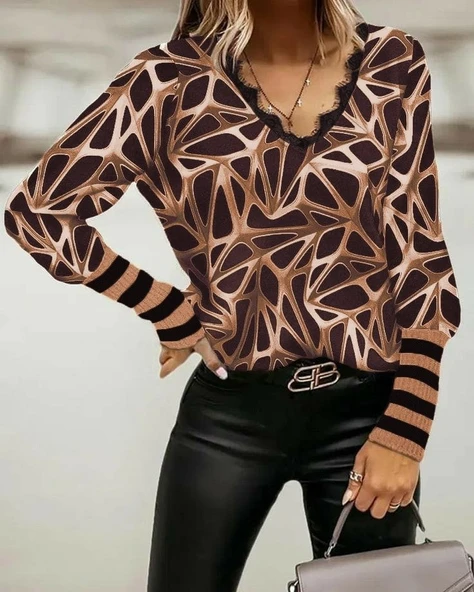 Kadın Uzun Kollu V Yaka Kenarları Güpür Detay şardonlu Dalgıç Bluz ürün görseli