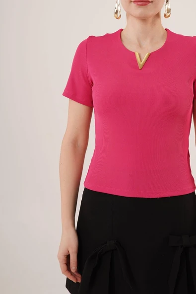 Kısa Kollu Yaka Detaylı Kaşkorse Fuşya Bluz - Resim 3