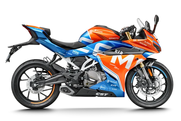 CF Moto 250 SR Motosiklet Lav Turuncu 2025 - MondiMotor ürün görseli 1