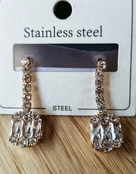 Monalisa Home Gold Renk Lüks Figürlü Sallantılı Küpe ürün görseli 1