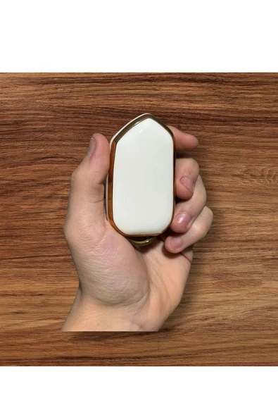 Togg T10x Uyumlu Anahtar Koruma kılıfı Beyaz / Altın Detaylı Lütfen Anahtar Teyiti Yapınız - Resim 2