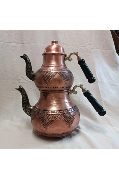 KIVRAKLAR Bakır Çaydanlık Üzüm işlemeli ürün görseli