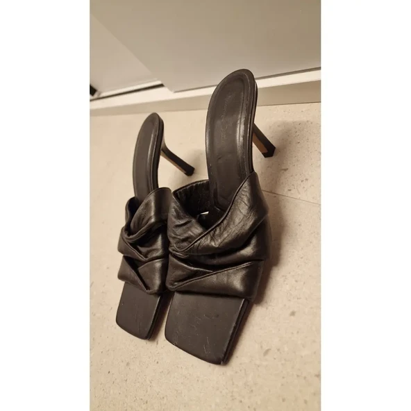 Mossimo Dutti Silindir Üst Parçalı Deri Topuklu Sandalet - Resim 2