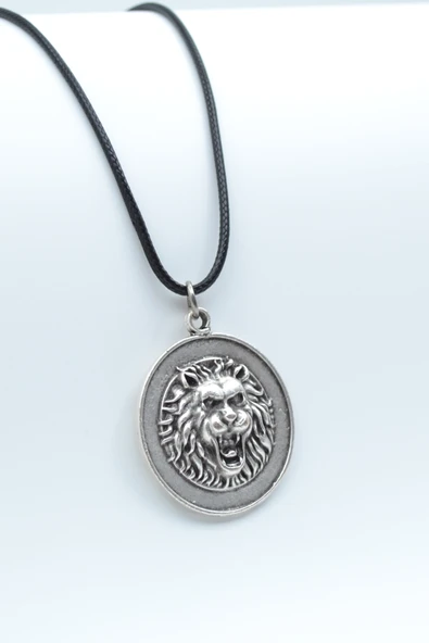 Aslan Madalyon Gümüş Kaplama Deri İp Kolye