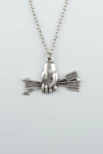 Ok Tutan El Gümüş Kaplama Düz Zincir Kolye ürün görseli