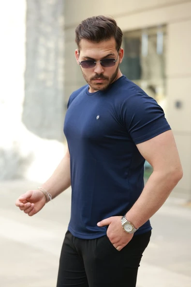 Erkek Bisiklet Yaka Arma Detaylı Basic Kısa Kollu Tişört - Resim 2