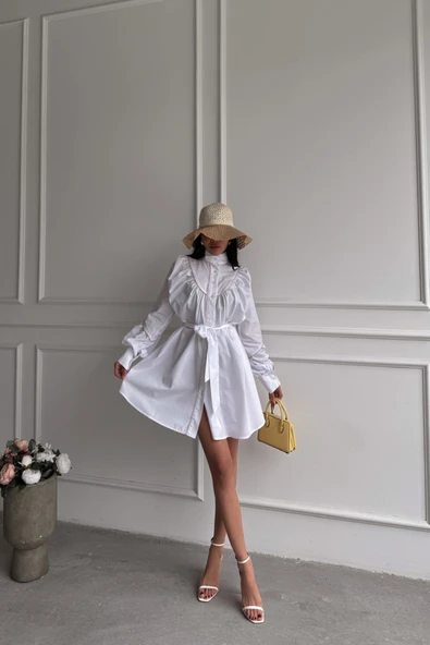 ÖNDEN DÜĞMELİ POPLİN KLOŞ ELBİSE BAĞLAMA KEMER DETAYLI - Beyaz ürün görseli