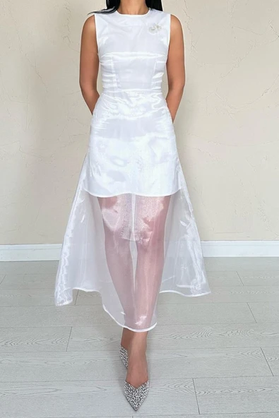 Beyaz Organze Detaylı Atlas Elbise - Resim 4