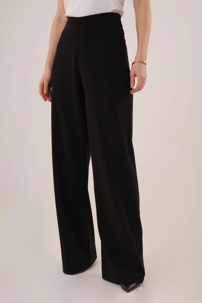 Bol Paça Yandan Fermuarlı Siyah Kumaş Pantolon ürün görseli