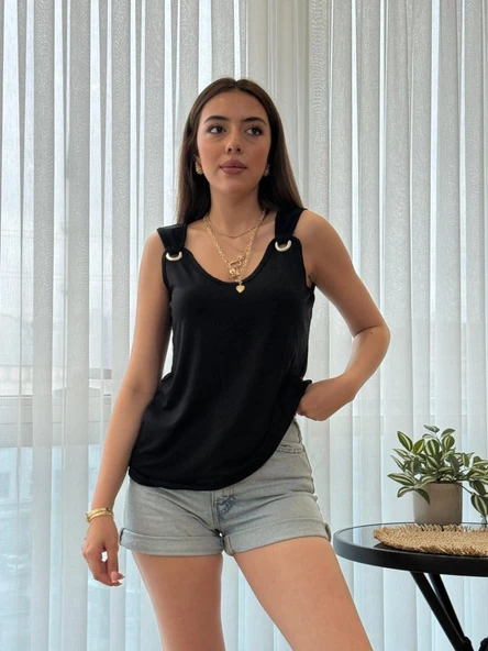 Kadın Askılı V Yaka Kuş Gözü Detaylı Viskon Bluz - Resim 2