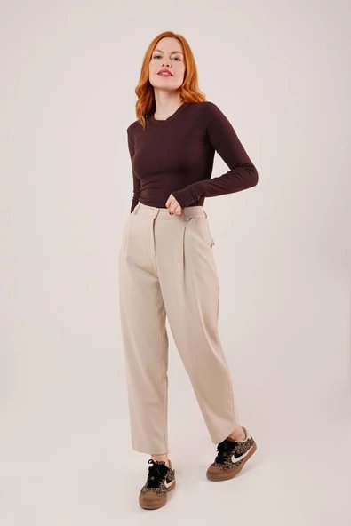 Kapama Cep Detaylı Krem Pantolon ürün görseli