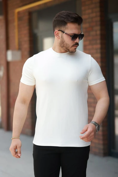 Erkek Basic Kısa Kollu Tişört ürün görseli