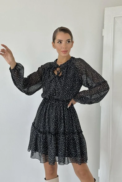 Siyah Eteği Katlı Puantiyeli Elbise - Resim 3