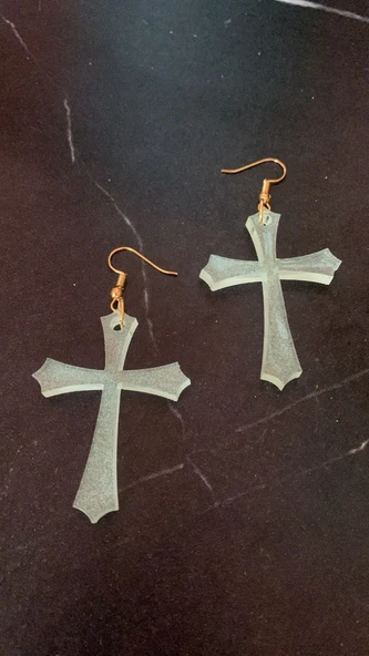 Fosforlu Yeşil Neon Haç ve Kılıç Şekil Gold Aksesuarlı Küpe El Yapımı Epoksi Hediyelik - Resim 6