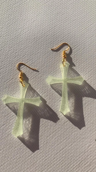 Fosforlu Yeşil Neon Haç ve Kılıç Şekil Gold Aksesuarlı Küpe El Yapımı Epoksi Hediyelik - Resim 2