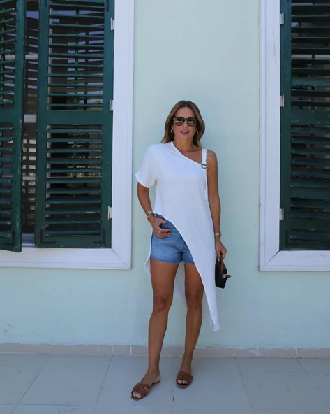 Kadın Tek Omuzu Açık Askılı Asimetrik Kesim Detaylı Bluz ürün görseli