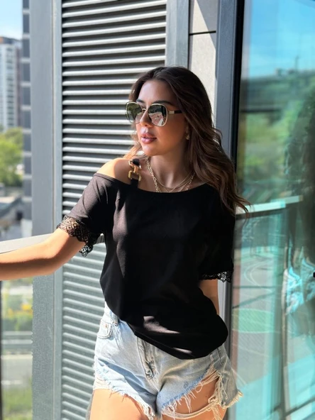 Kadın Tek Omuzu Askılı Kısa Kollu Toka Detaylı Dantelli Viskon Bluz ürün görseli