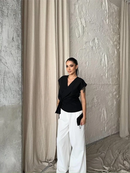 YANDAN BAĞLAMA DETAYLI KOLSUZ BLUZ - Siyah - Resim 2