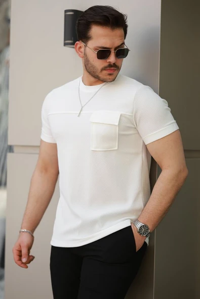 Erkek Cepli Kolyeli Kısa Kollu örme Kumaş T-shirt ürün görseli