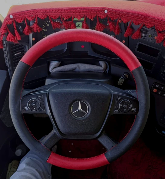 DİKİŞLİ DİREKSİYON KILIFI SİYAH DERİ KIRMIZI DERİ KIRMIZI DİKİŞLİ MERCEDES TIR KAMYON İÇİN ürün görseli