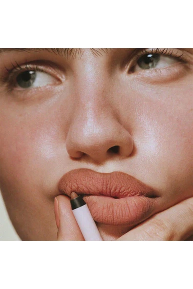 Kylie Plumping Dolgunlaştırıcı Dudak Kalemi 609 Iced Latte 1.1GR - 4