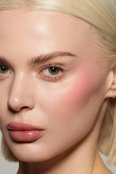 Kylie Hybrid Allık Yumuşak Mat Bitişli 215 Cheeky Mood 2.5GR - Resim 3