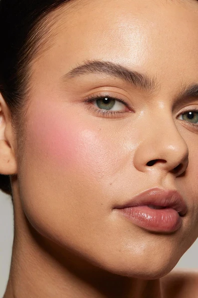 Kylie Hybrid Allık Yumuşak Mat Bitişli 354 Pink Please 2.5GR - Resim 4