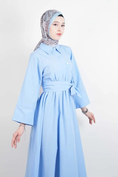 Tesettür Elbise Çapraz Düğmeli Dolama Kuşaklı Poplin Elbise Mavi - 3