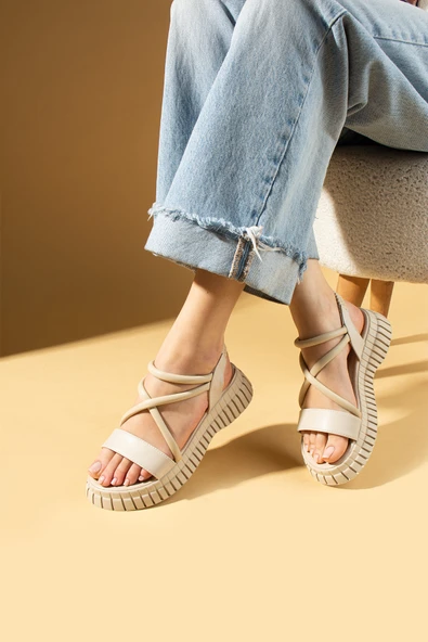 Yüksek Taban Tek Bant Lastikli Kadın Sandalet 031-412-24 - Resim 6